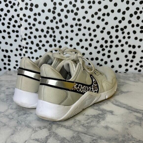 Nike Legend Essential 2 Premium - Picture 3 of 6